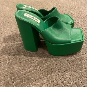 Steve Madden Emerald Green Platform Sandals